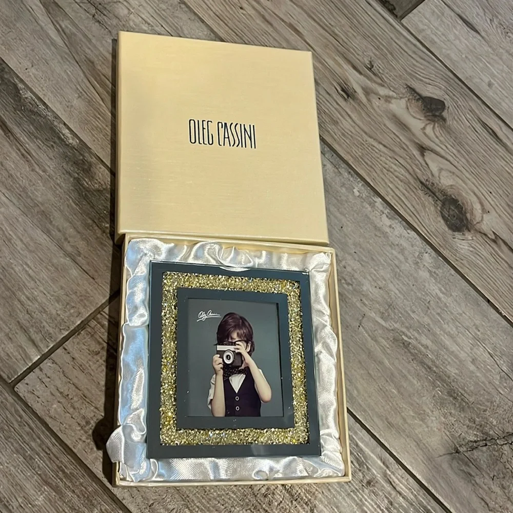 NIB Oleg Cassini Crystal Diamond mini frame